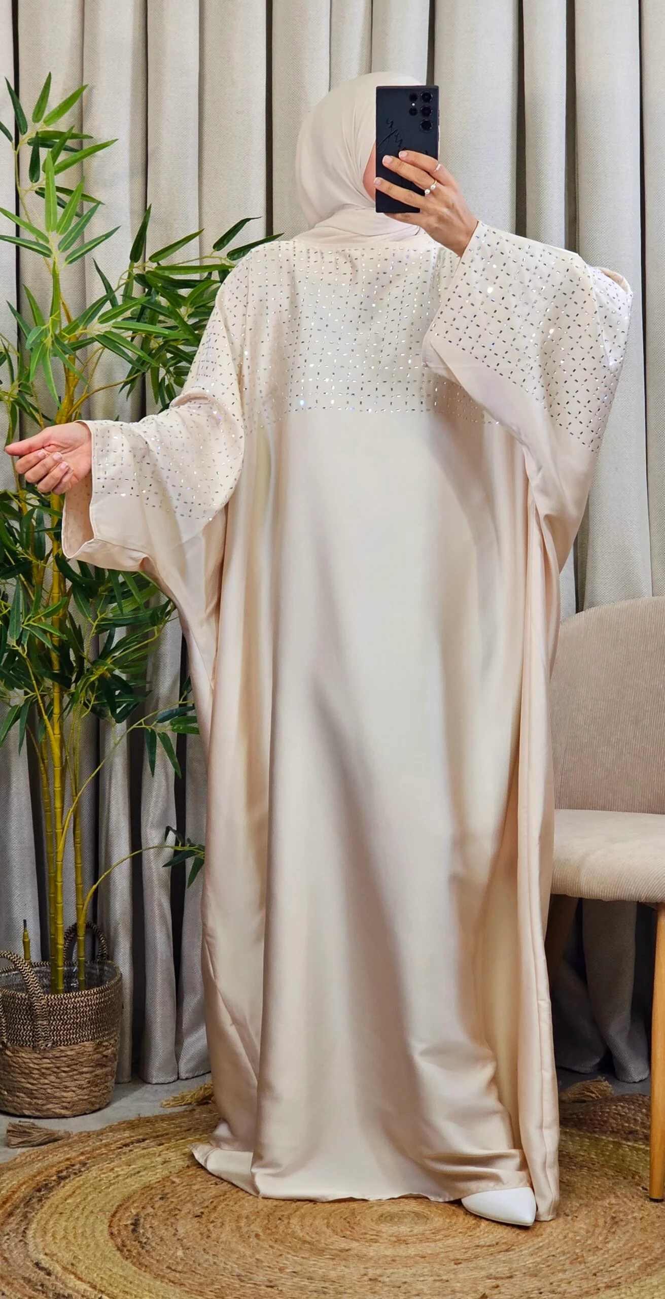 Robe oversize strass beige – Image 2