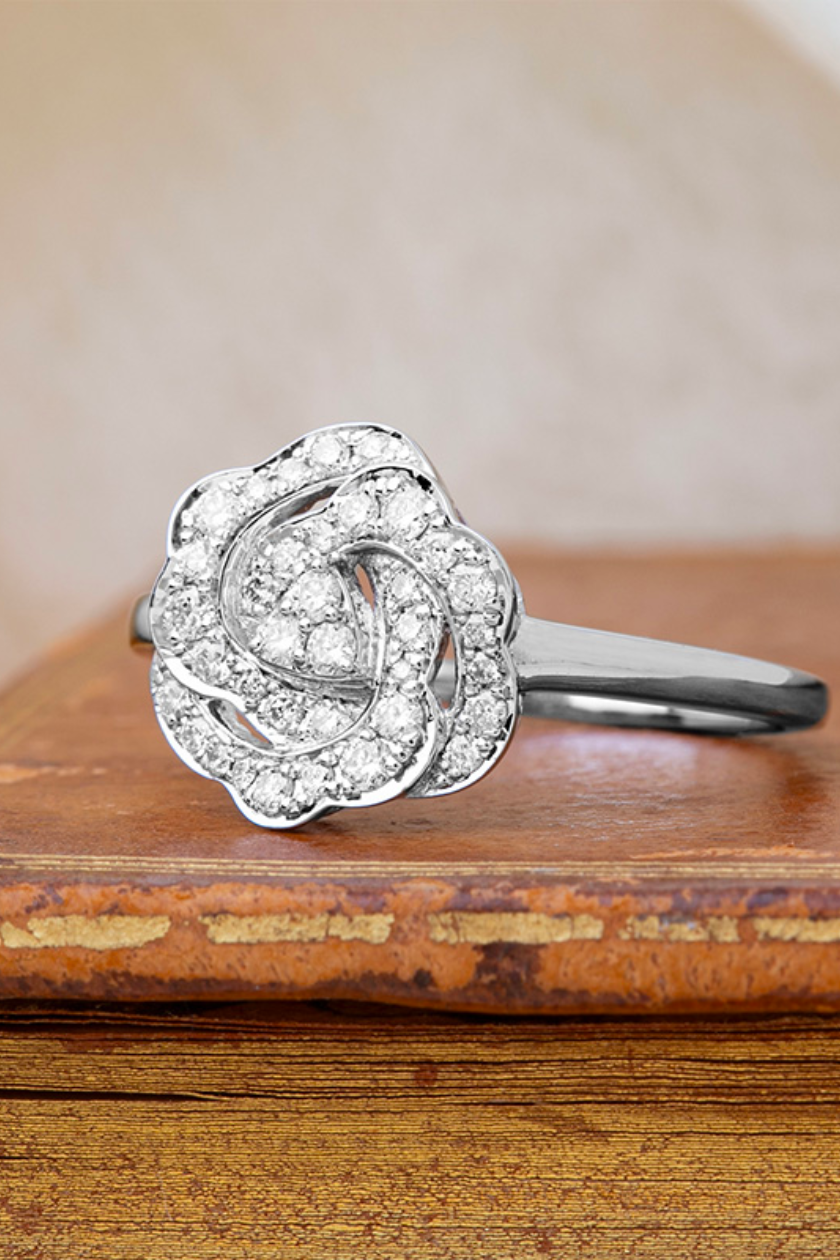 Bague de fiançailles Eclosion – Nina – or blanc 18 carats et diamants : bijoux Edenly