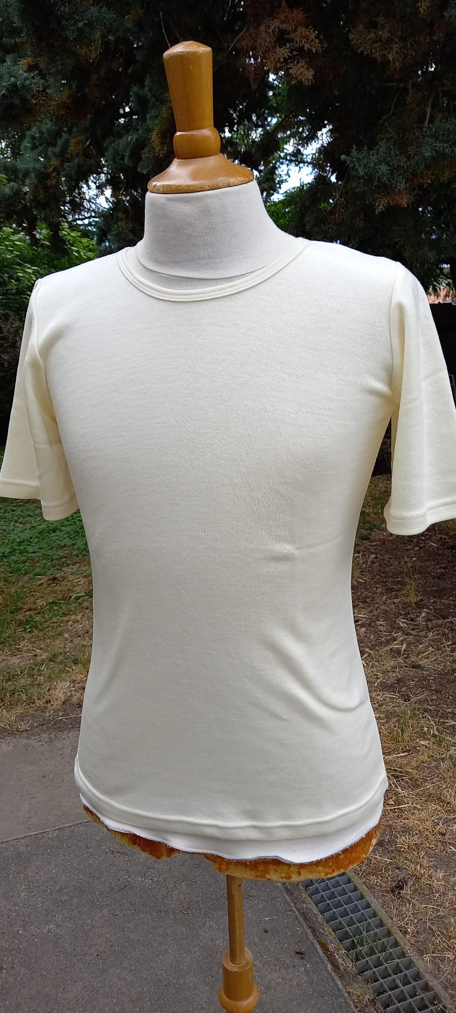 SOUS-VETEMENT COL ROND MANCHE COURTE