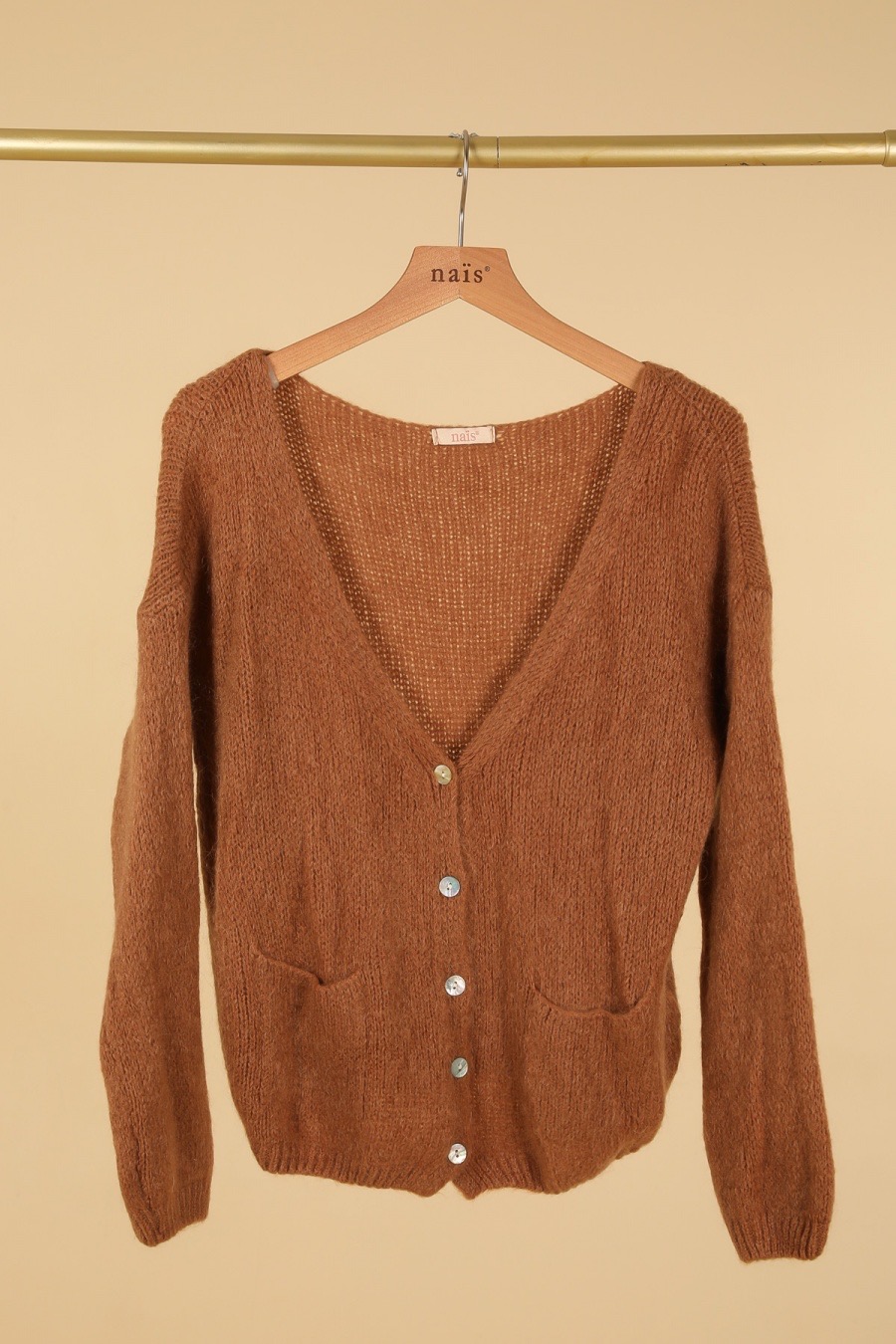 CARDIGAN BOUTONNE A POCHES EN KID MOHAIR ET LAINE MODELE NAIS – Image 9