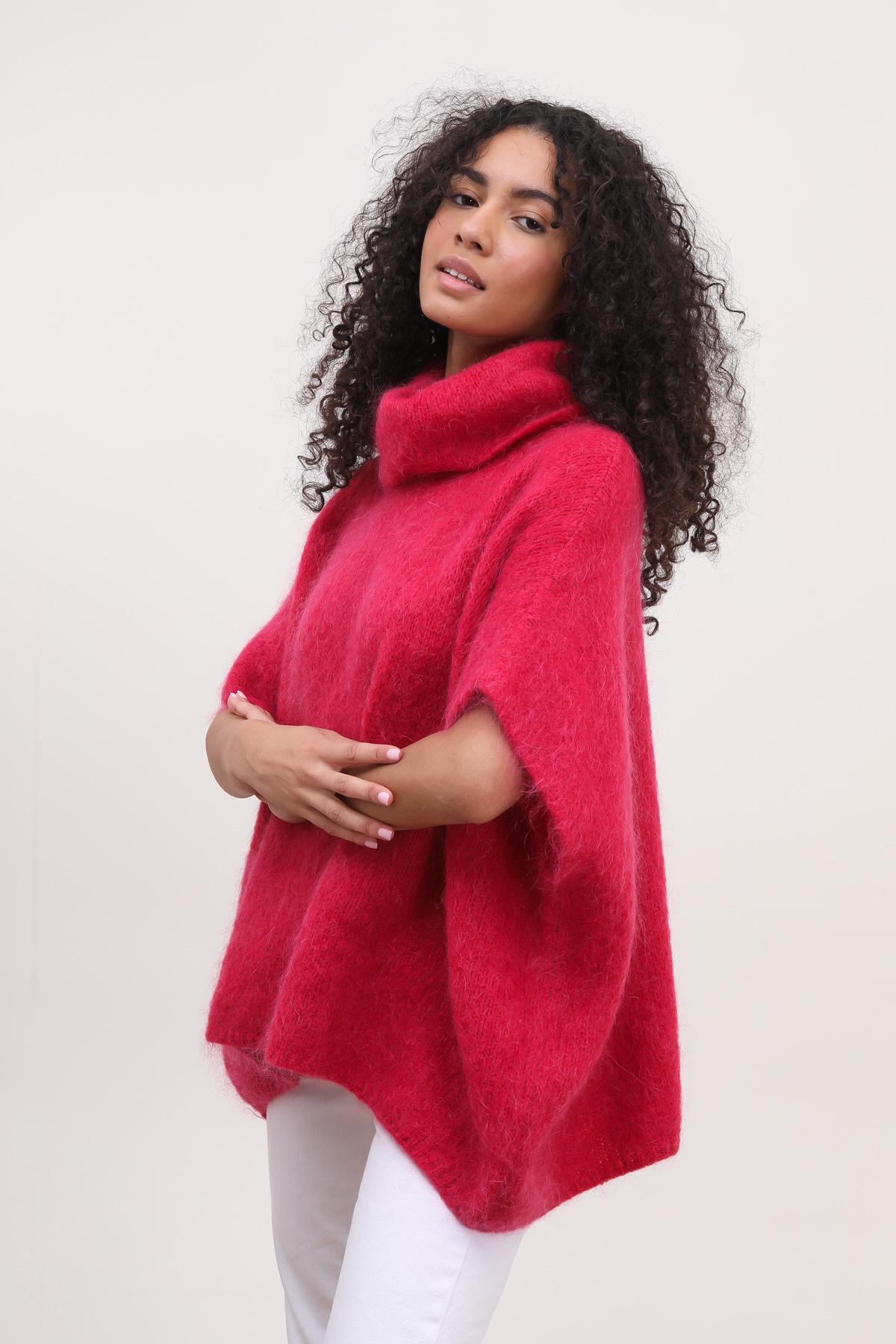 PULL PONCHO COL ROULE EN MOHAIR ET LAINE MODELE NAIS – Image 3