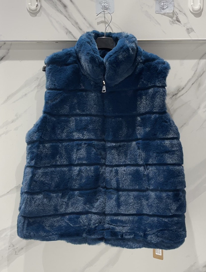 GILET FAUSSE FOURRURE SANS MANCHES ( 23 coloris ) NUMERO 1 DE VENTE – Image 6
