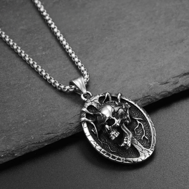 Pendentif avec Chaîne Tête de Mort