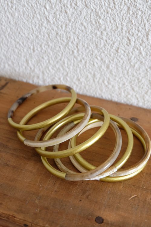 Bracelet en corne laquée – Doré – Image 2