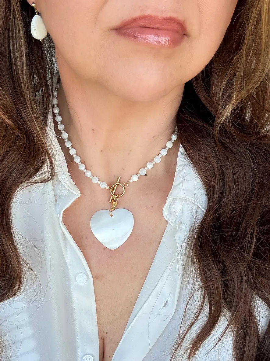 Collier nacre au grand coeur