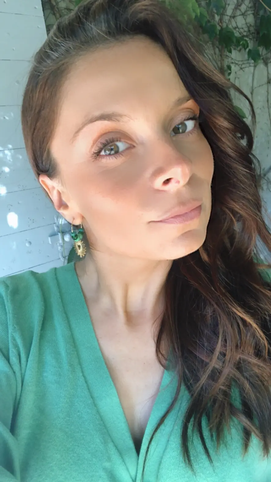 Mini Créoles Coeur en Soleil Vert – Image 7