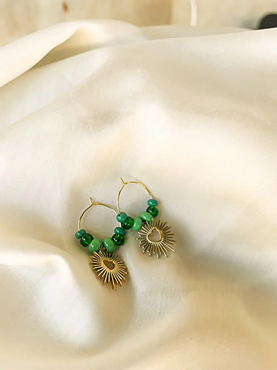 Mini Créoles Coeur en Soleil Vert – Image 6