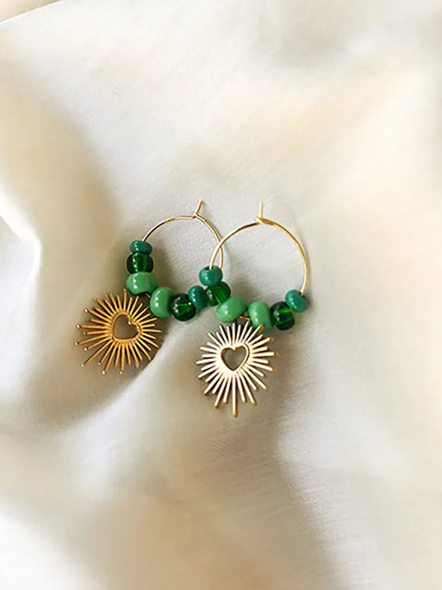 Mini Créoles Coeur en Soleil Vert – Image 3