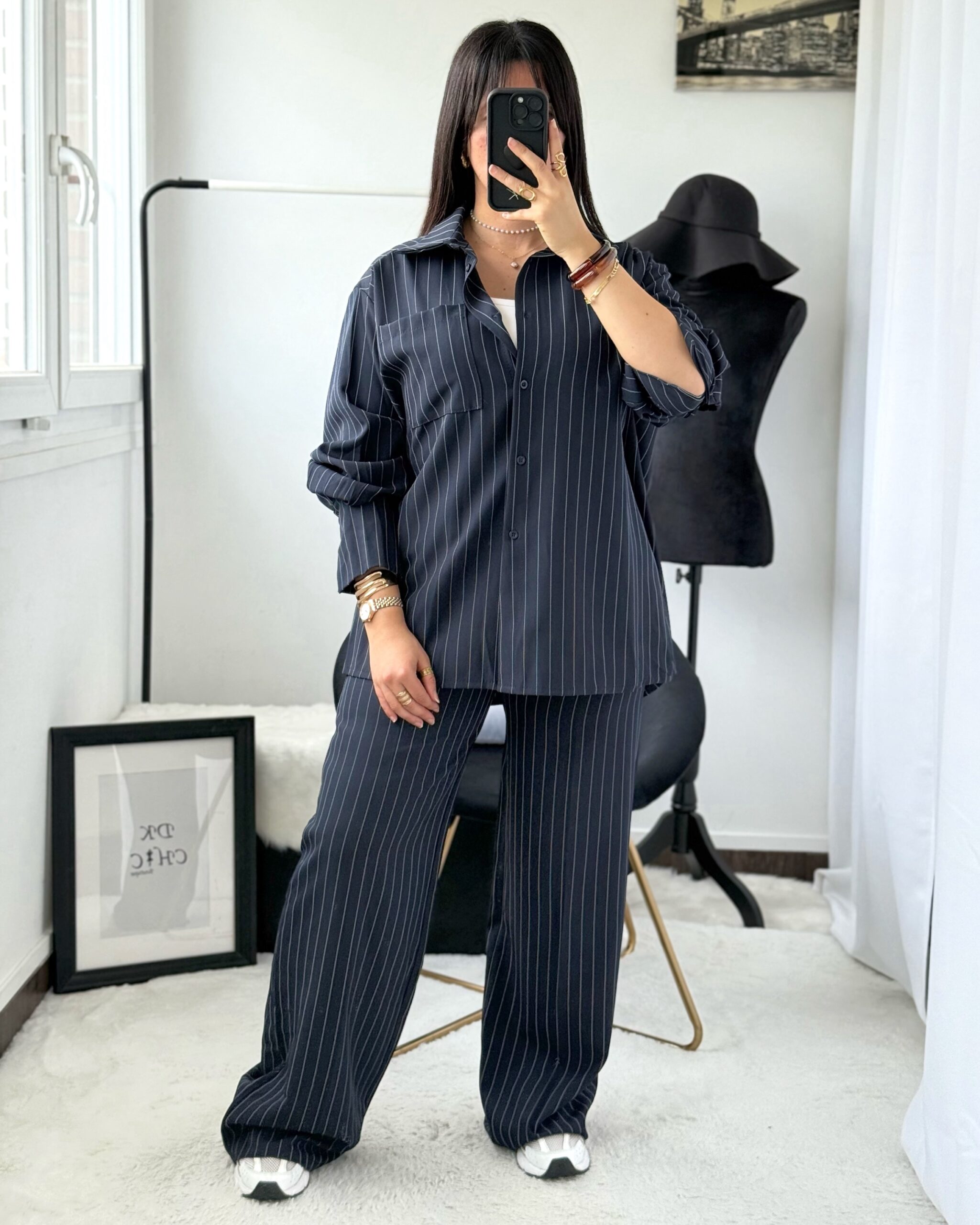 Ensemble Chemise à Nouer et Pantalon Sofia Marine Rayures Blanches – Image 3