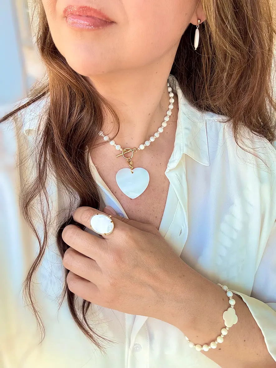 Collier nacre au grand coeur – Image 2