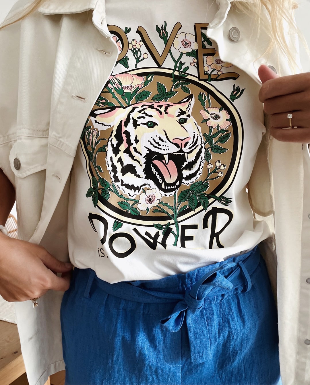 T-Shirt Motif Tigre Doré Love Power – Image 4